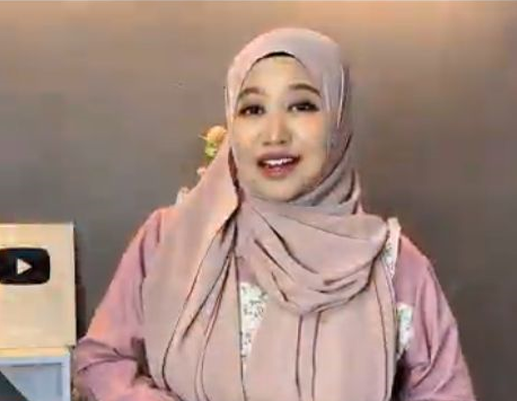 Dian Agustiningsih, S.S. 